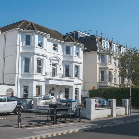 Bournemouth Beachfront Retreat 3 Bedroom 3 Bathroom Seaside B&B With Free Parking Exterior foto