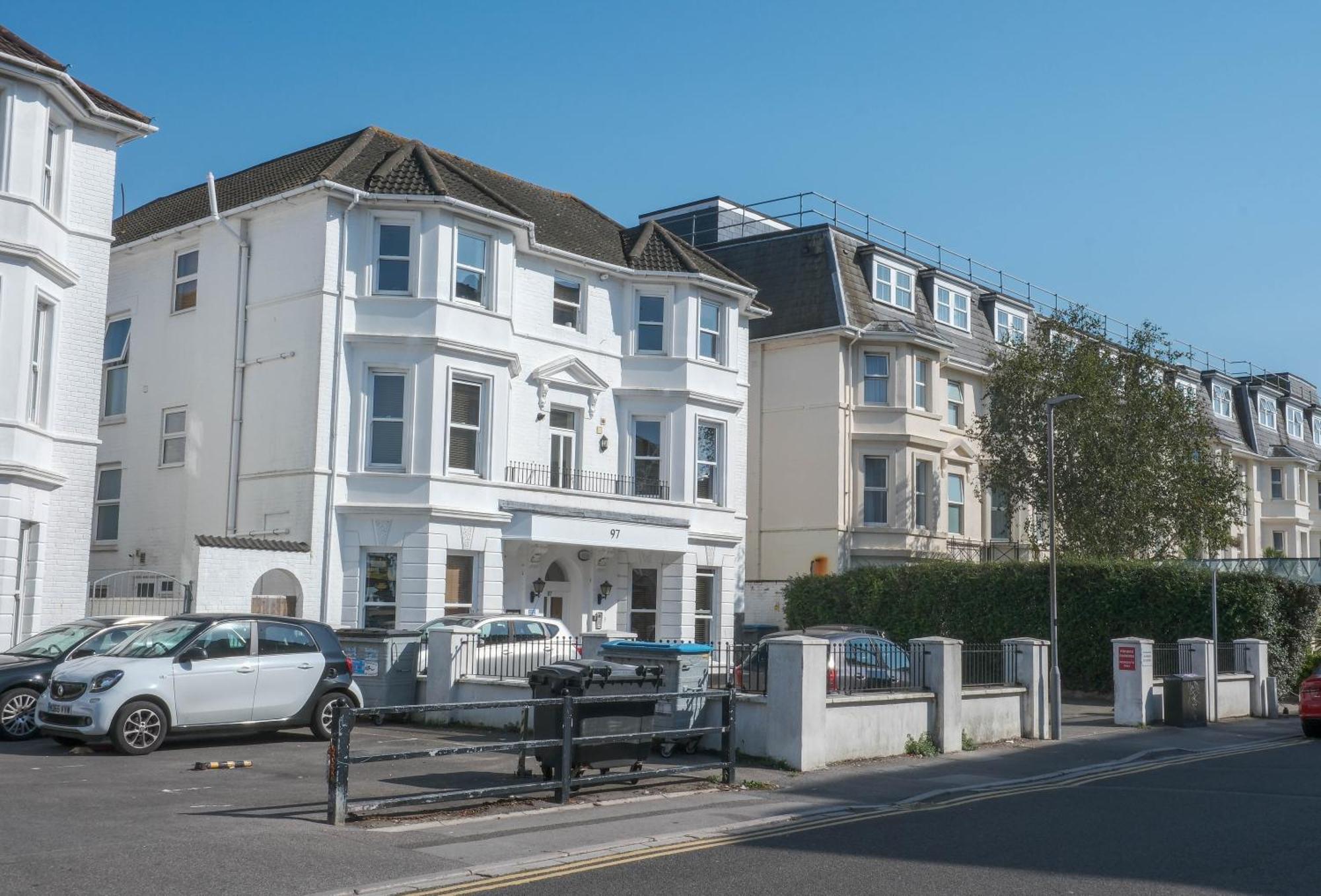 Bournemouth Beachfront Retreat 3 Bedroom 3 Bathroom Seaside B&B With Free Parking Exterior foto