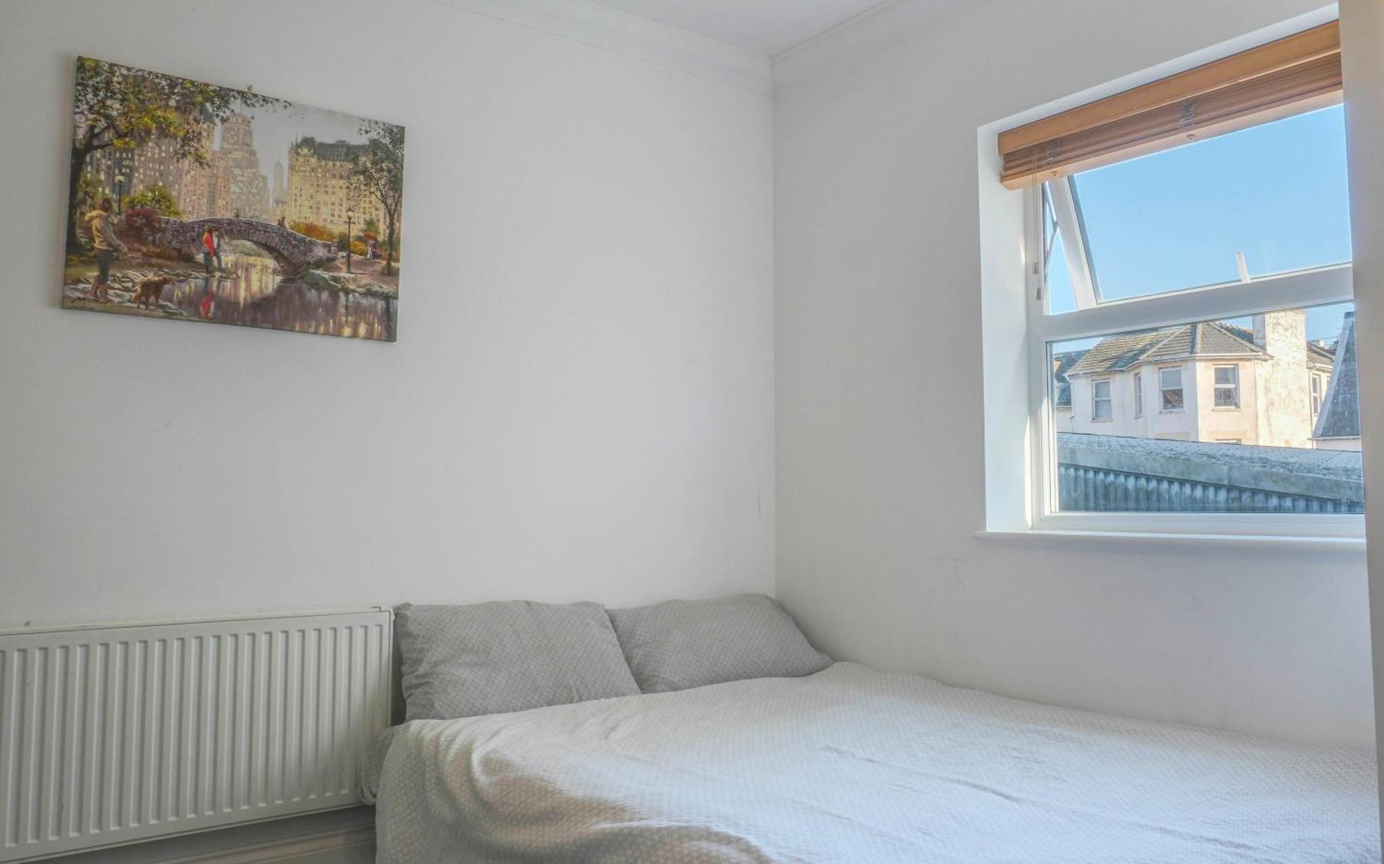 Bournemouth Beachfront Retreat 3 Bedroom 3 Bathroom Seaside B&B With Free Parking Exterior foto