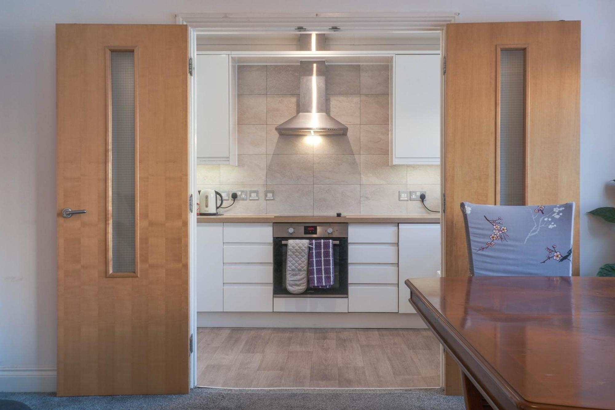Bournemouth Beachfront Retreat 3 Bedroom 3 Bathroom Seaside B&B With Free Parking Exterior foto