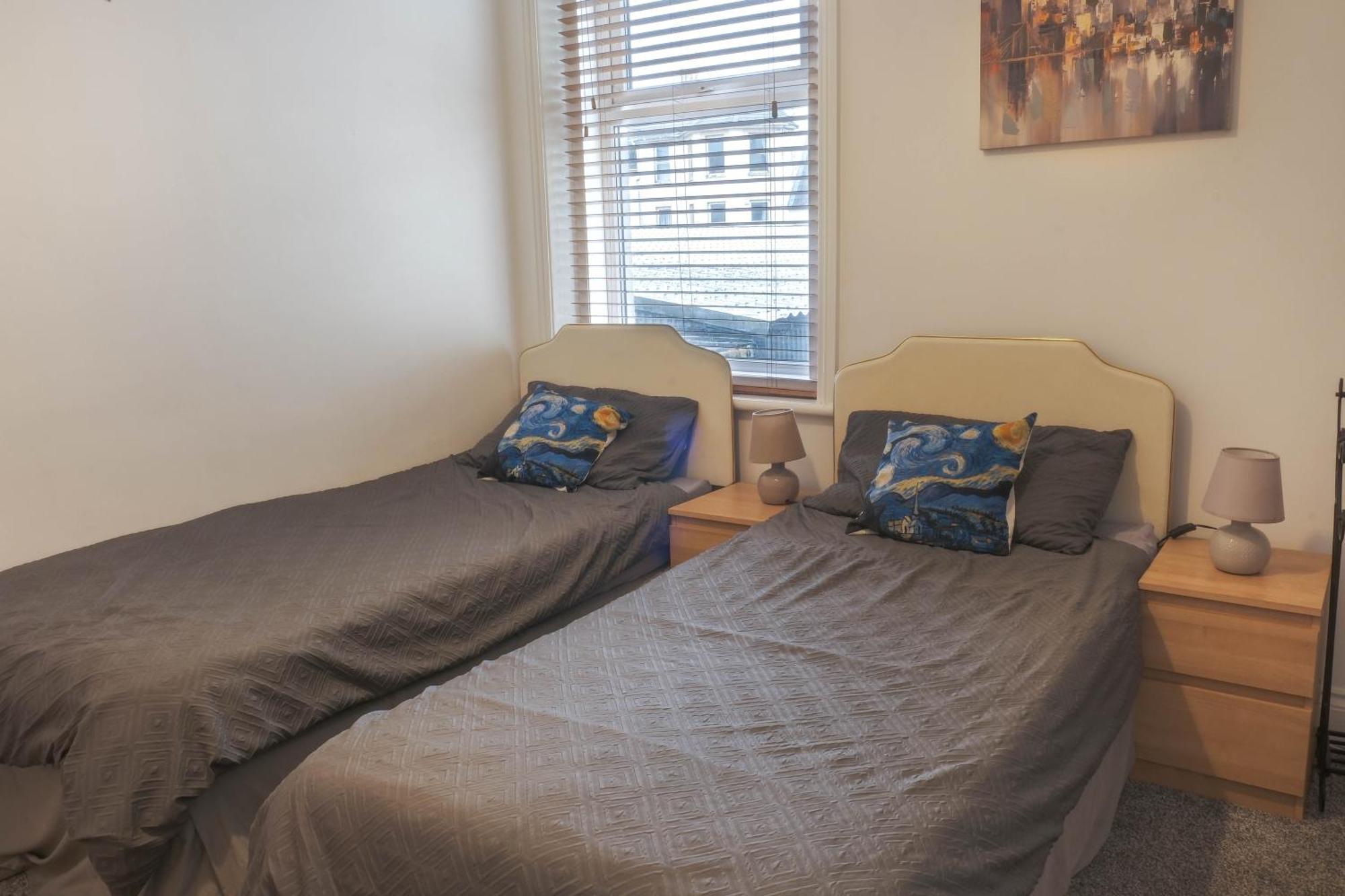 Bournemouth Beachfront Retreat 3 Bedroom 3 Bathroom Seaside B&B With Free Parking Exterior foto